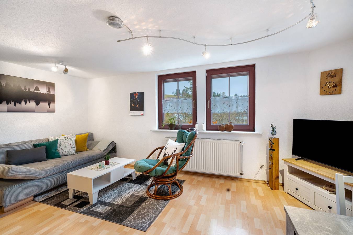Ganze Wohnung, Ferienwohnung 'Im Salzgässle' mit Bergblick, Gemeinschaftsgarten und Wi-Fi in Schonach, Südschwarzwald