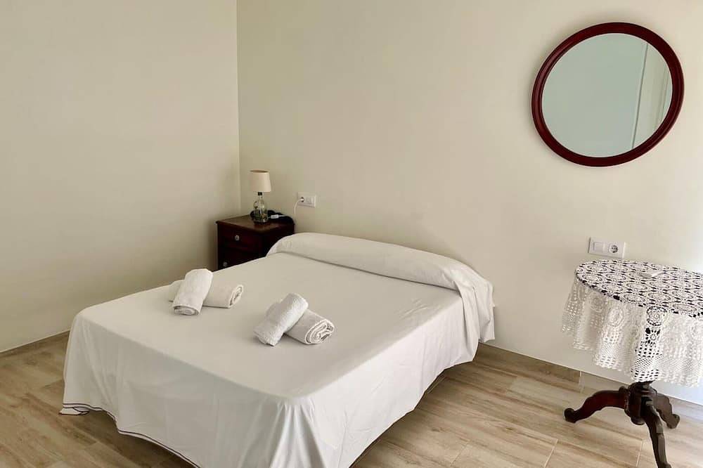 Casa de la Abuela Antonia: Charmante Maison au Cœur d'Iznájar, Près du Marais et de Sentiers de Randonnée in Iznájar, Sierras Subbéticas