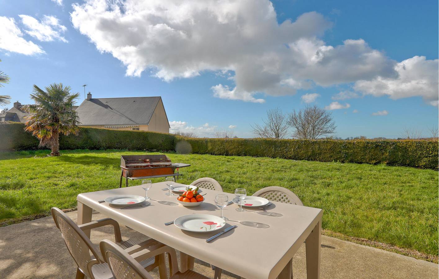 Appartement vue mer avec jardin, WiFi et parking, Courtils 300m in Courtils, Baie du Mont-Saint-Michel