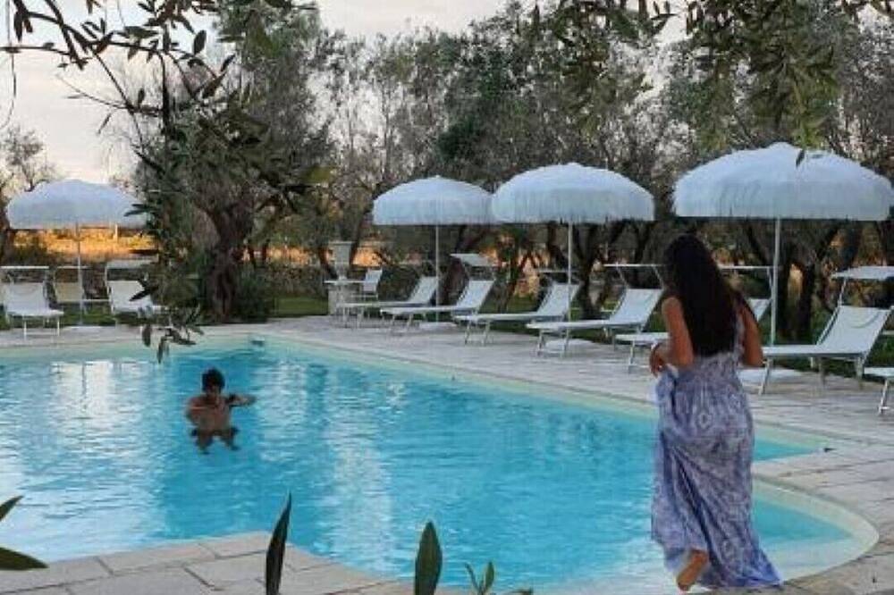 Ganze Wohnung, Studio apartment large room with double bed and bunk bed sofa, in Cursi, Lecce Provinz