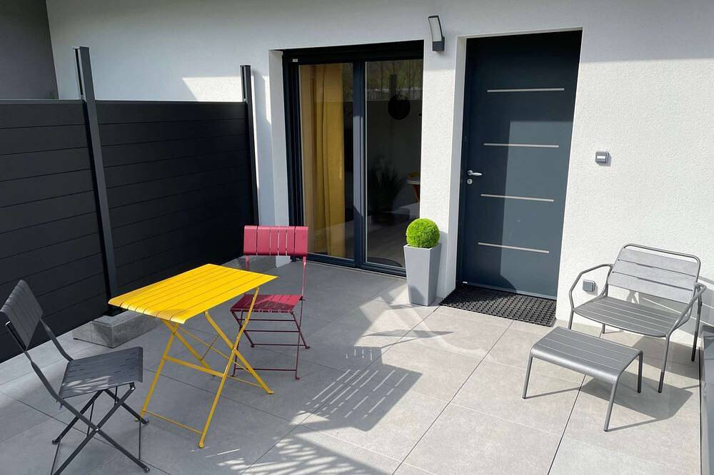Appartement entier, Yellow cab 3* climatisé avec terrasse et vue montagne in Drumettaz-Clarafond, Région de Chambéry