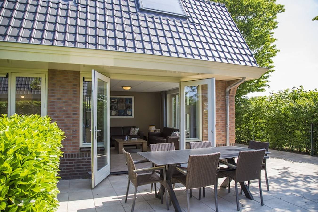 Comfortable holiday home with a garden at 1.1km from the sea in Noordwijk (Holanda Meridional), Mar del Norte Holanda