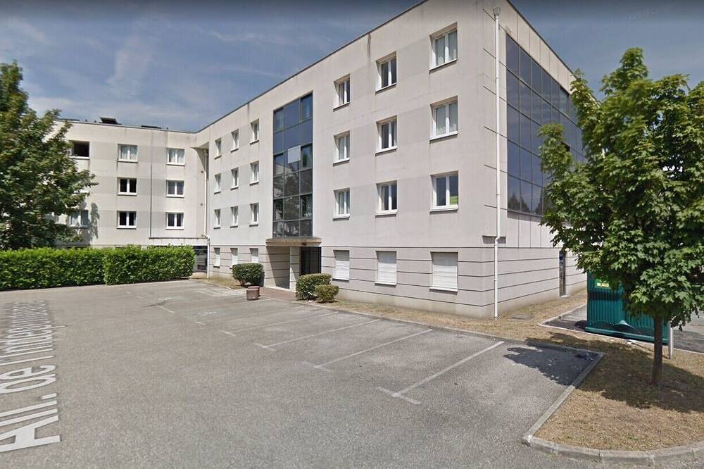 Entire apartment, Nice duplex in quiet Grenoble suburb, 10 minutes from campus in Gières, Isère