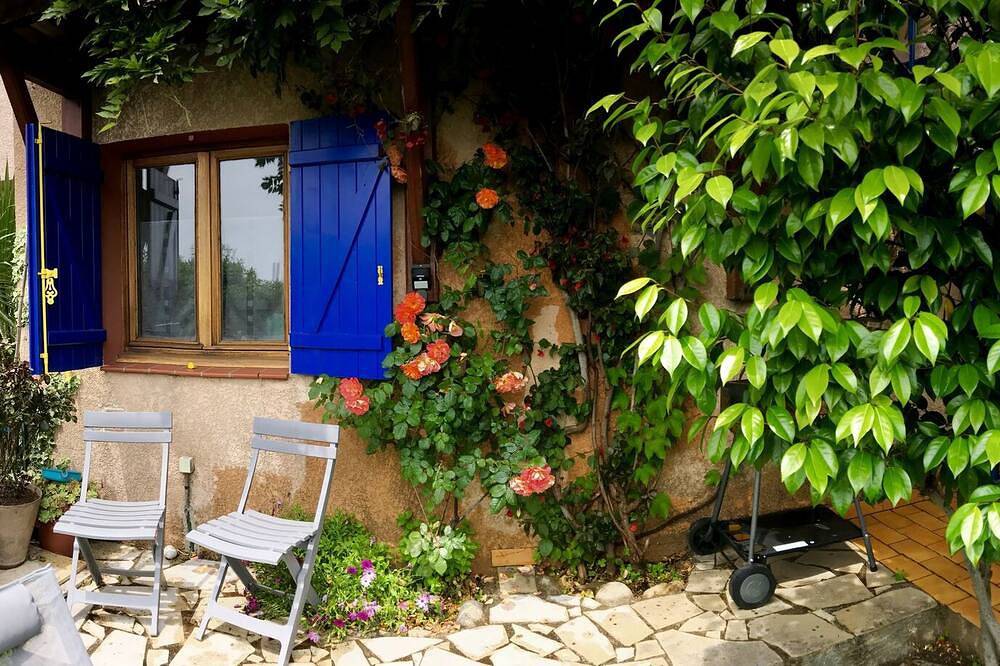 Entire apartment, Comfortable apartment in a quiet neighbourhood in La Côte Vermeille, Port-Vendres