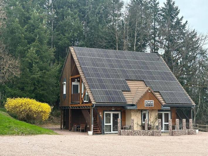 Hôtel pour 14 personnes, avec piscine et jardin à Andelaroche