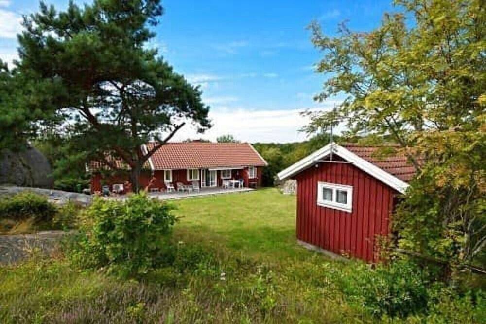 Zwei charmante rote Ferienhäuser in Hälleviksstrand | in Hälleviksstrand, Orust