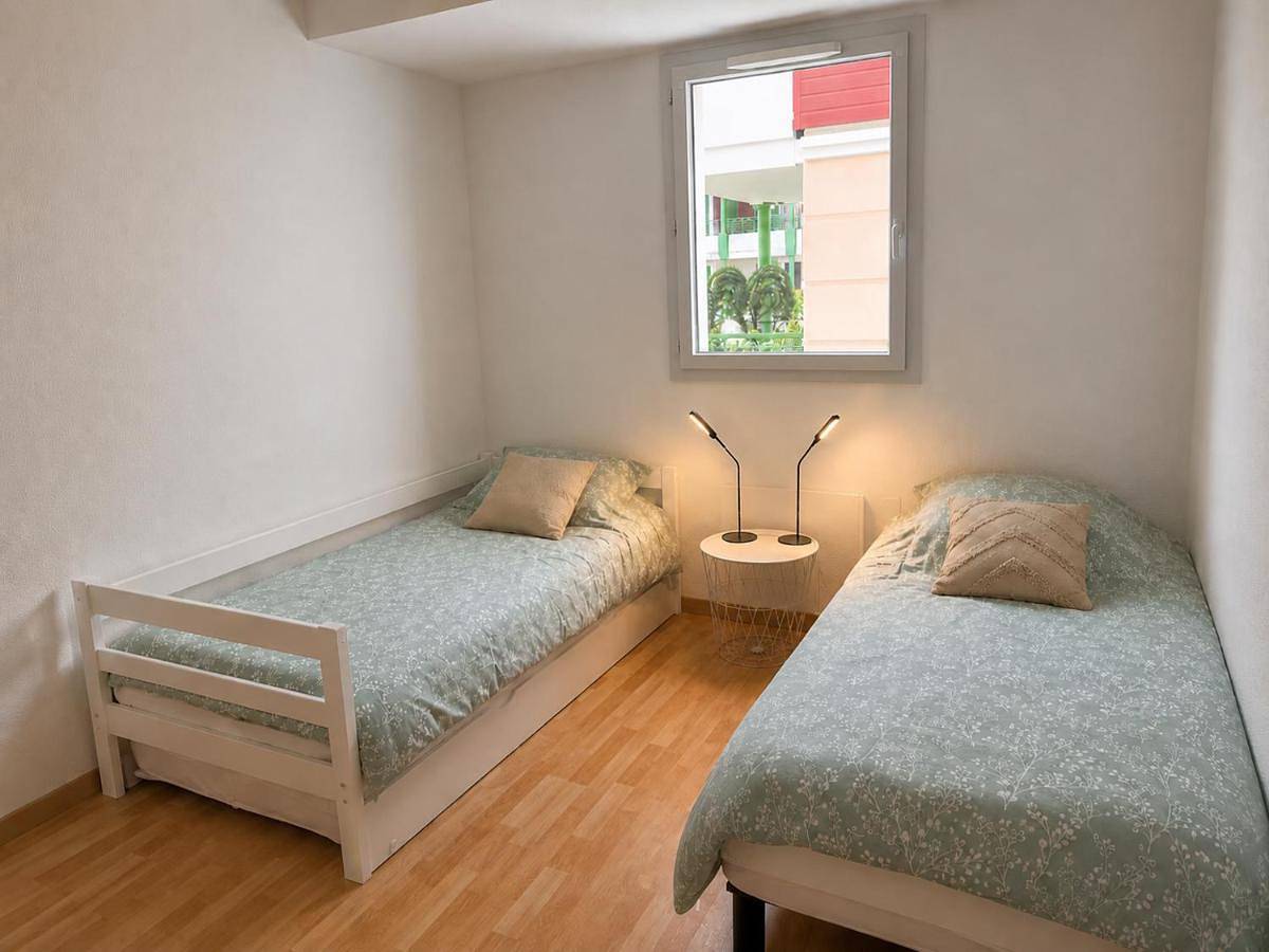 Appartement entier, Escapade confortable proche Pyrénées - Terrasse & Parking privé in Montréjeau, Haute-Garonne