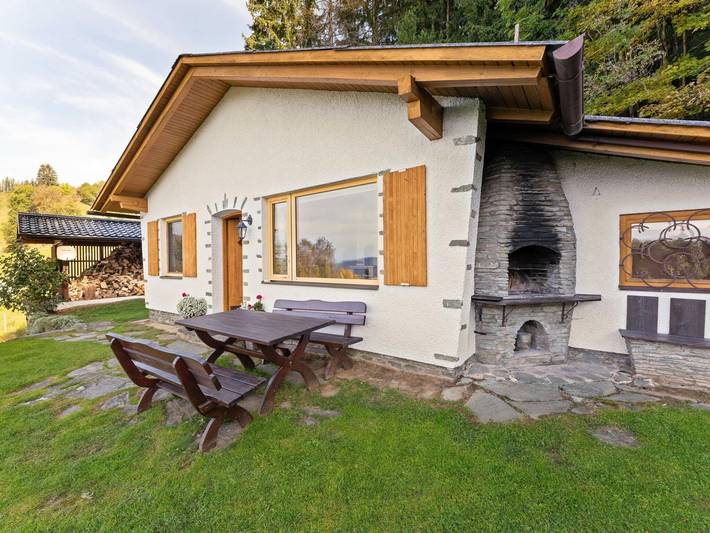 Ferienhaus für 4 Personen, mit Garten und Pool in Kärnten