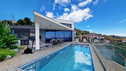 Location de vacances pour 6 personnes, avec piscine ainsi que vue sur l’océan et jardin à Ribeira Brava