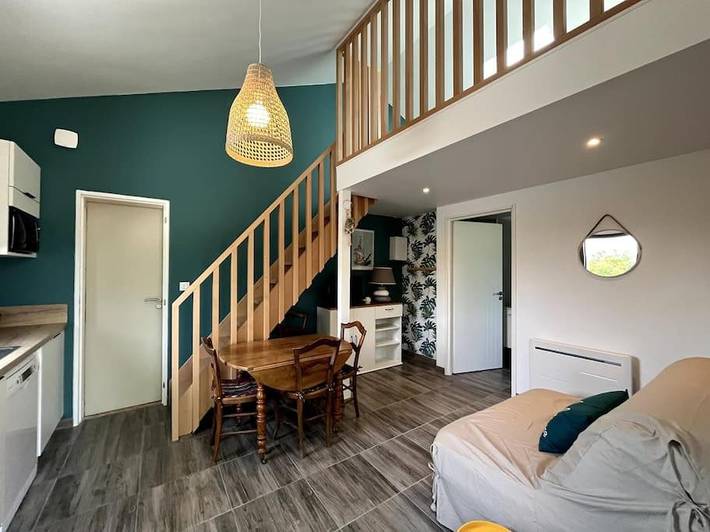 Location de vacances pour 3 personnes, avec Terrasse et Jardin ainsi que Piscine et Vue à Le Pellerin