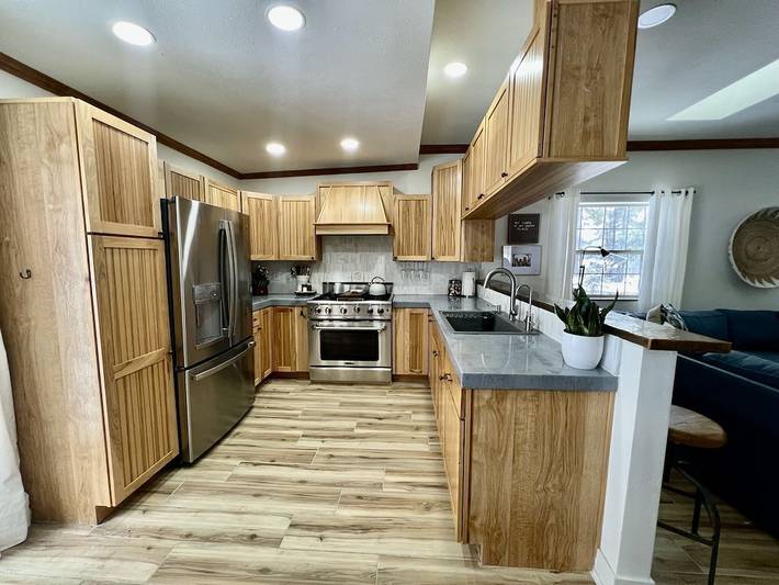 Log cabin for 9 people, with yard and balcony in Oak Creek Canyon