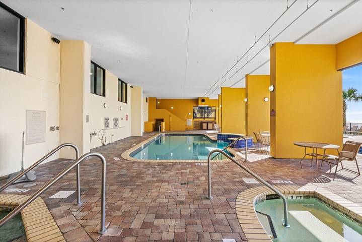 Vacation apartment for 4 people, with sauna and pool as well as hot tub and balcony - 1