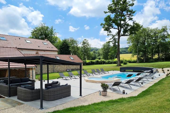 Gîte pour 14 personnes, avec jardin et jacuzzi à Balesmes-sur-Marne