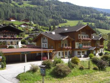 Ferienwohnung für 6 Personen, mit Balkon und Garten, kinderfreundlich in Heiligenblut
