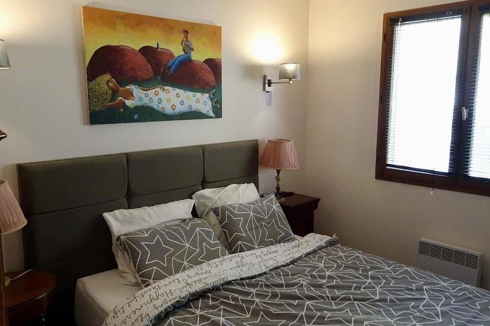 House with swimming pool next to Lake Saint-Cassien in Montauroux, Draguignan region