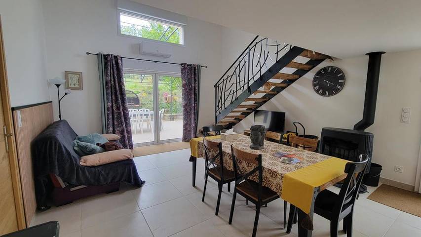 Location de vacances pour 6 personnes, avec Terrasse et Jardin ainsi que Piscine et Vue à Villes-sur-Auzon - 4