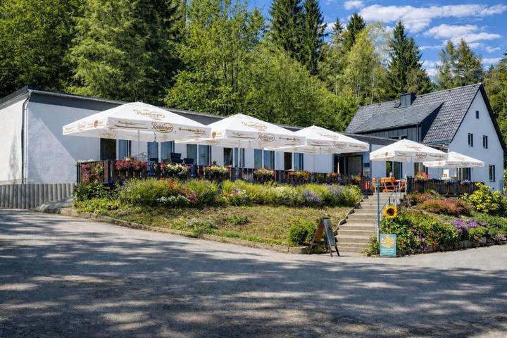 Ferienhaus für 2 Personen, mit Terrasse und Ausblick in Geyer