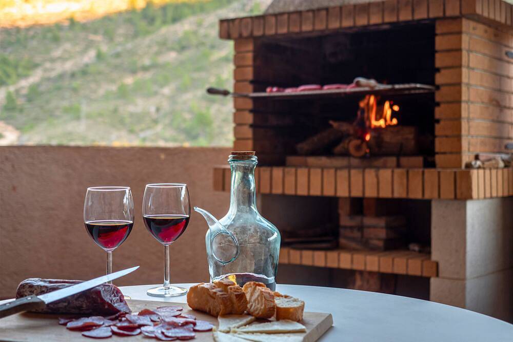Casa de montaña en Casas Bajas con chimenea, Bbq y vistas al valle in Casas Bajas (Valencia), Provincia de Valencia
