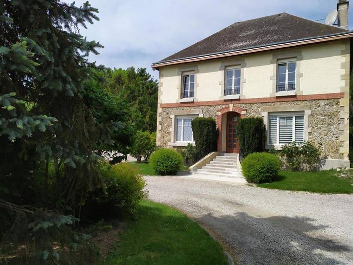 Location de vacances pour 13 personnes, avec Jacuzzi et Terrasse dans Leffincourt