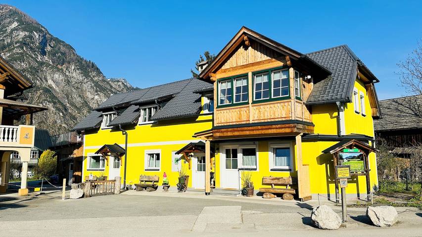 Entire holiday apartment, Ferienwohnungen Arikogel - Ferienwohnung 2 Red in Bad Goisern, Dachstein Salzkammergut