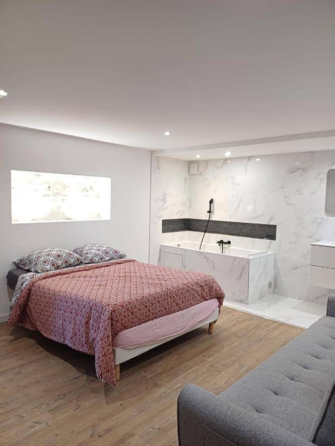 Appartement entier, Maison avec jardin 4 pers, 2 lits, billard, wifi, clim in Foulayronnes, Quercy
