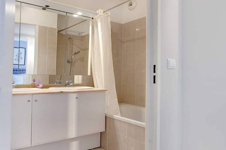 Apartamento entero, Precioso apartamento de calidad con aire acondicionado, ascensor y piscina ubicado a 7mn de Croisette y Palais in Cannes, Costa mediterránea (Francia)