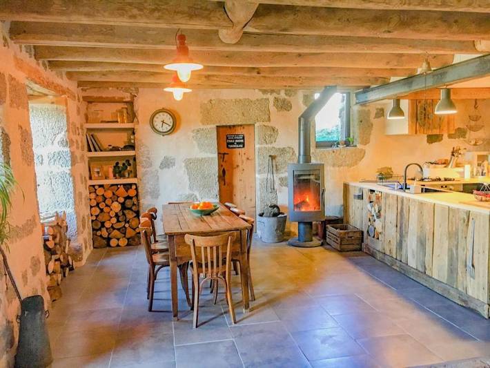 Location de vacances pour 12 personnes, avec terrasse et jardin dans Les Laubies - 3