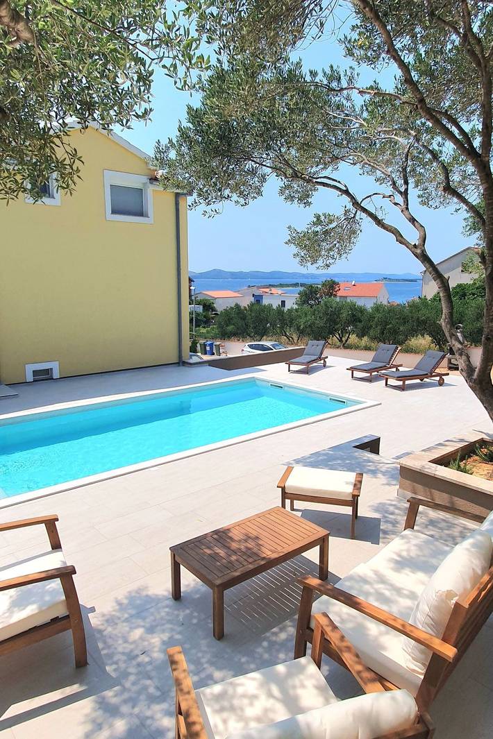 Ferienwohnung für 3 Personen, mit Pool und Garten - 1