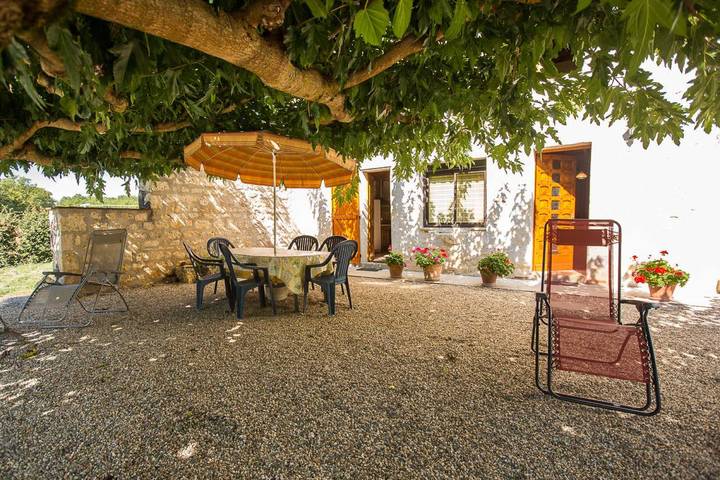 Gîte pour 6 personnes, avec piscine et jardin à Cestayrols - 4