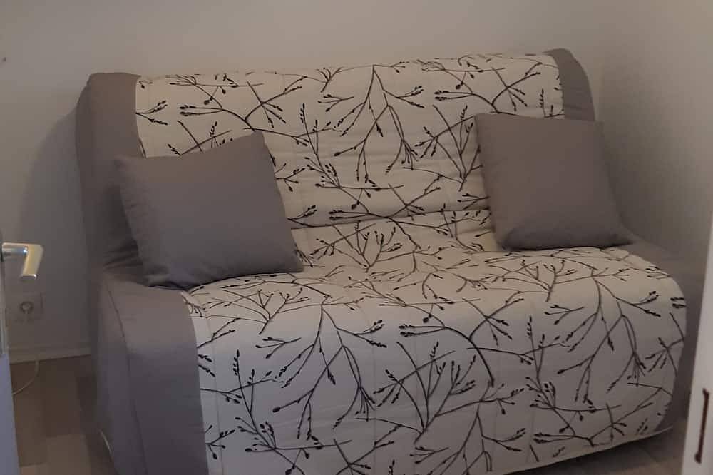 Entire apartment, T1 with sea view and access 30 meters in Sarzeau, Côte des Mégalithes