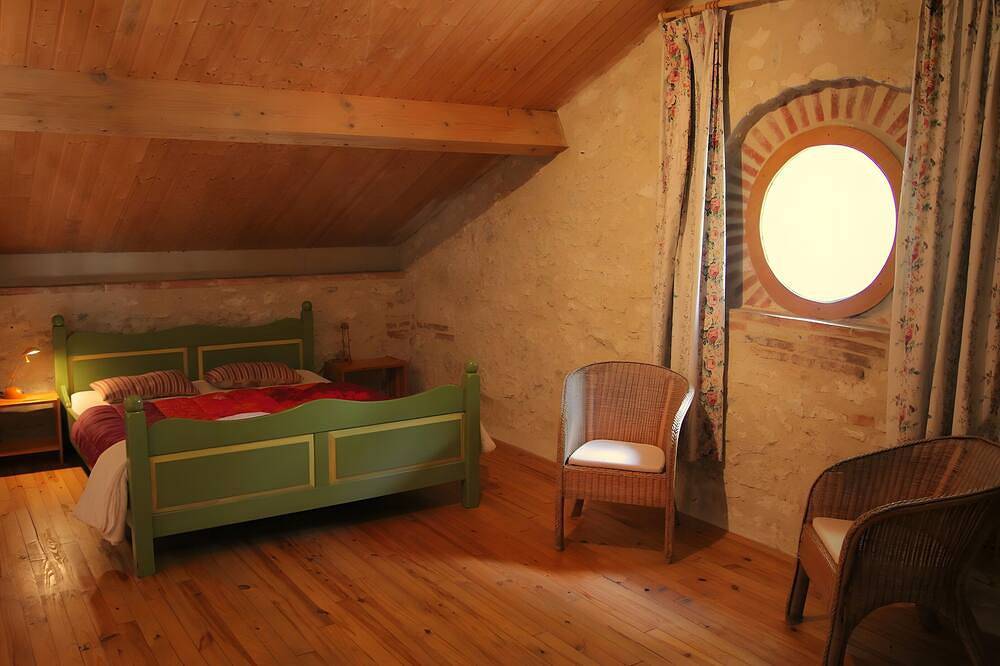 Domaine du roujos - gîte Terra in Beaumont-de-Lomagne, Tarn-et-Garonne