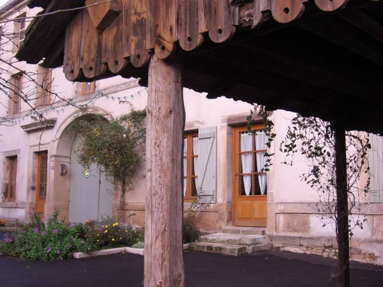 Charmantes Ferienhaus in La Baffe mit Garten und Grill in La Baffe, Épinal und Umgebung