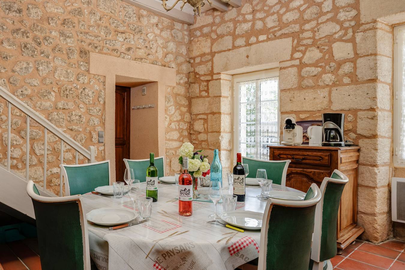 Séjour Authentique au Château Vieux Mougnac : Domaine Viticole Bio, Saint-Emilion, Vins & Détente in Petit-Palais-et-Cornemps, Région de Libourne