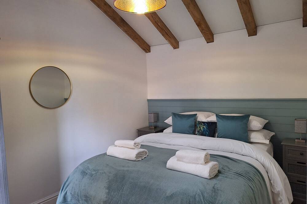 Cosy Garden Cottage, Combe Down | Free Parking in Bath, Bath & North East Somerset