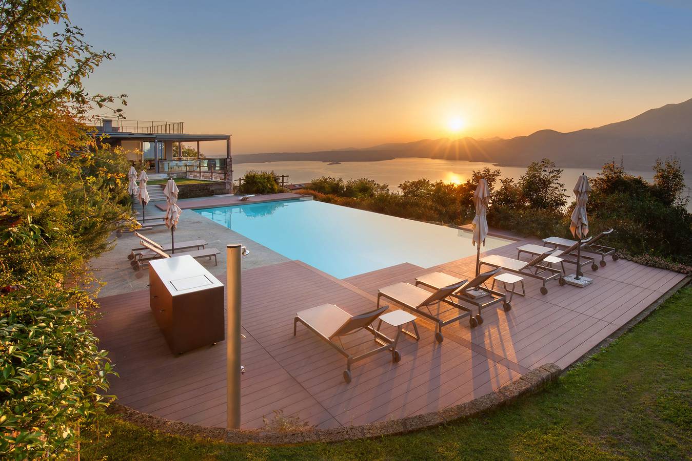 Villa Gemmma with Private Pool in San Zeno di Montagna, Gardasee-Berge