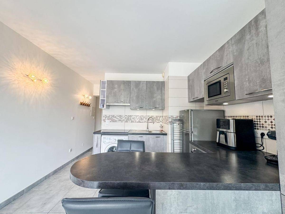 Appartement entier, Studio 3pers - Coeur de Ville et Port - 600m Plage in La Grande-Motte, Côte d'Améthyste