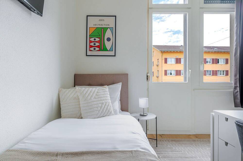 Geheel appartement, Blueground | Seebach, view, nr Uetliberg in Zürich, Zürich (district)
