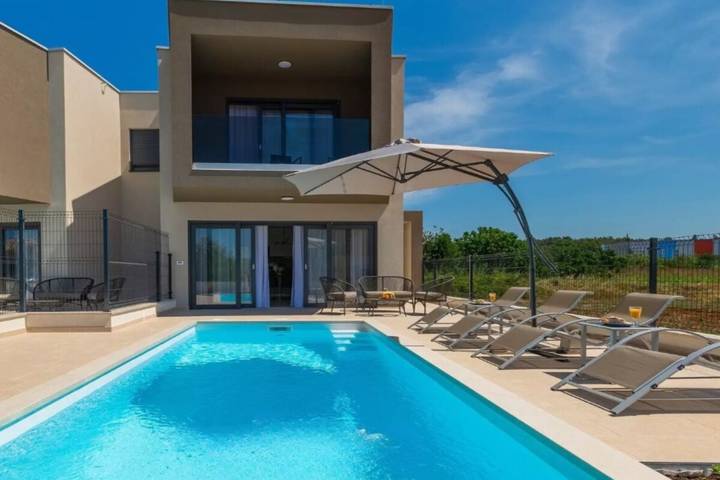 Ferienhaus für 6 Personen, mit Terrasse und Pool, mit Haustier in Novigrad - 3