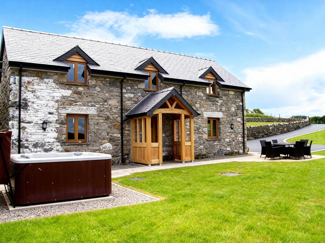 Tyn Y Celyn Canol in Denbighshire