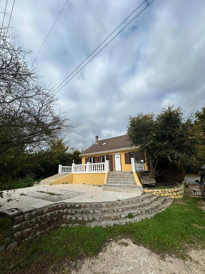 Location de vacances pour 11 personnes, avec terrasse et vue à Saint-Germain-lès-Arpajon