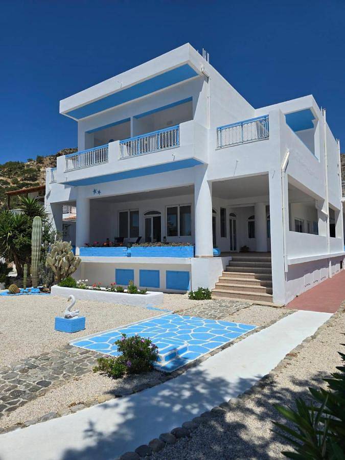 Hôtel pour 2 personnes, avec Balcon et Terrasse ainsi que Jardin et Vue dans Soúgia