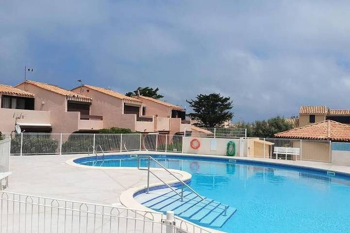 Gîte pour 2 personnes, avec Terrasse et Piscine dans Leucate naturiste