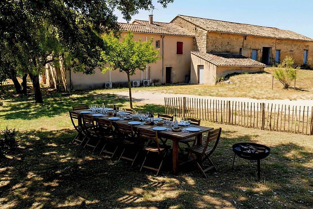 5-Bedroom Country House with Pool, Mirabeau in Luberon in Mirabeau, Parc naturel régional du Luberon