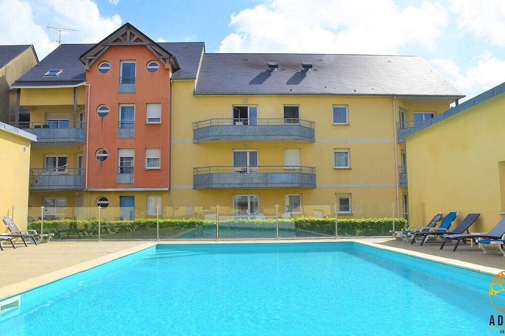 Great Amenities! Parking, Pool, Pets Allowed! Close to Maisy Battery! in Saint-Benoît-de-l'Aure, Región de Bayeux