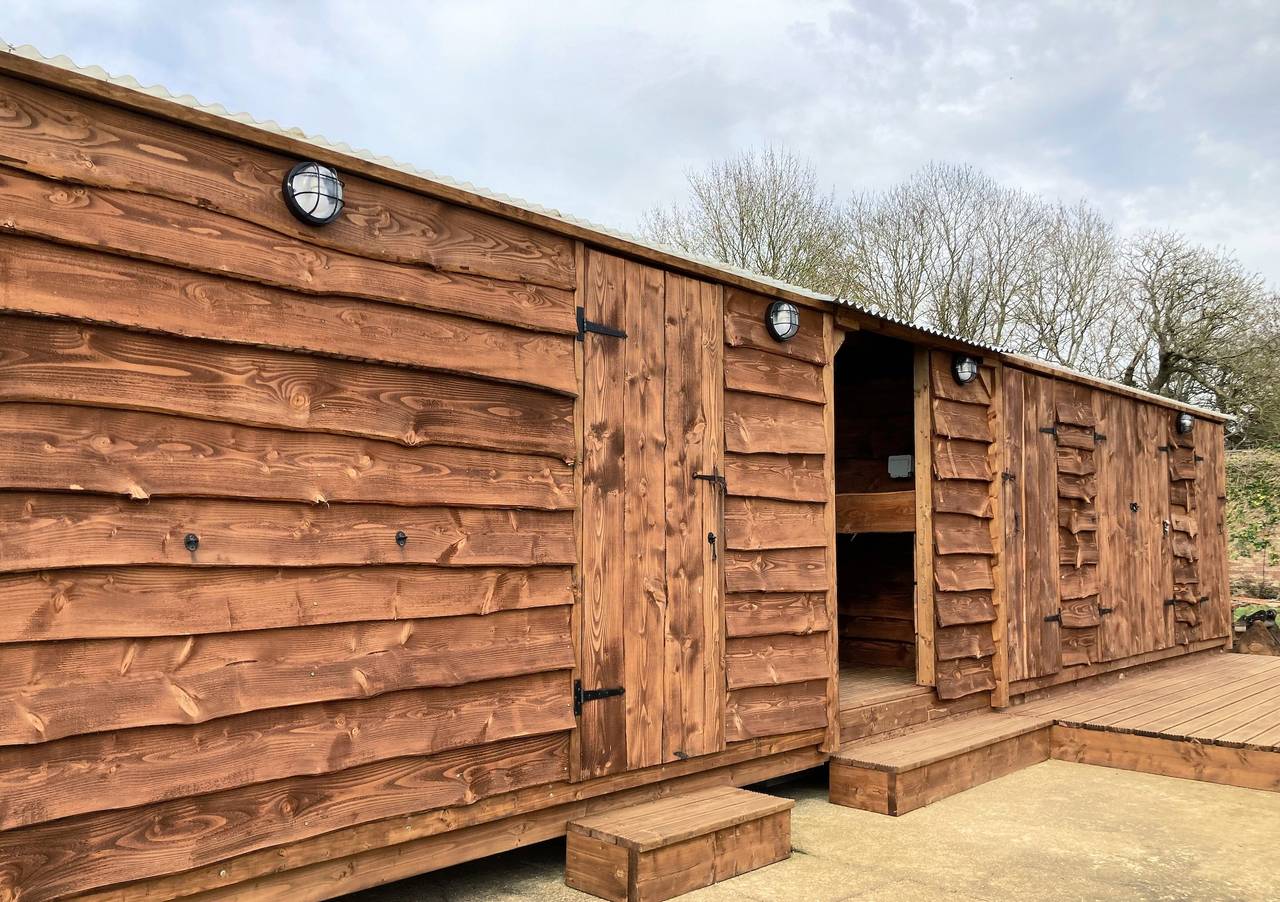 Glamping Tent - Deck - Pets Welcome in Northamptonshire