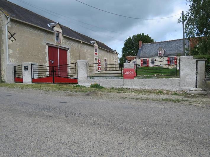Gîte pour 4 personnes, avec terrasse ainsi que piscine et jardin dans Oulches