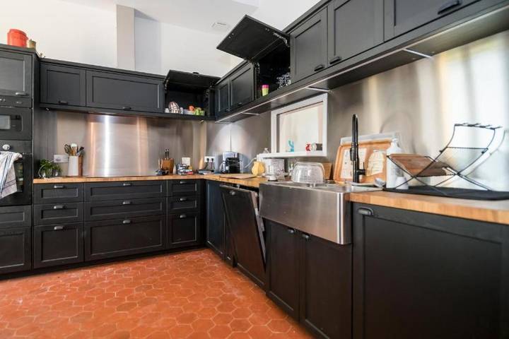 Location de vacances pour 7 personnes, avec vue ainsi que jardin et piscine à Néoules - 4