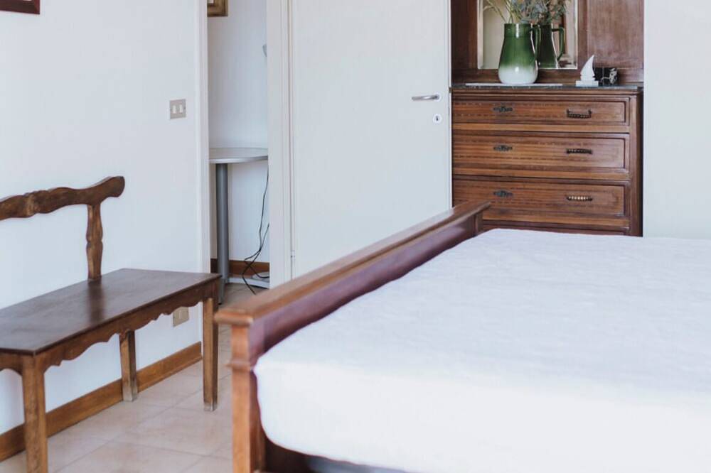 Beautiful villa with garden between the mountains and the sea in Carrara, Riviera Toscana