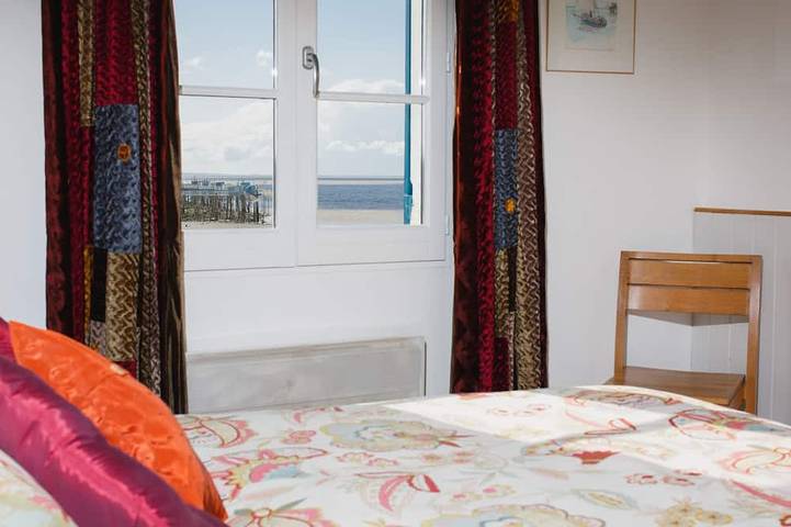 Gîte pour 4 personnes, avec jardin ainsi que balcon et jacuzzi à Talmont-sur-Gironde - 2