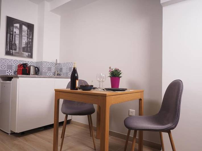 Ferienwohnung für 2 Personen, mit Ausblick und Garten in Versailles - 3